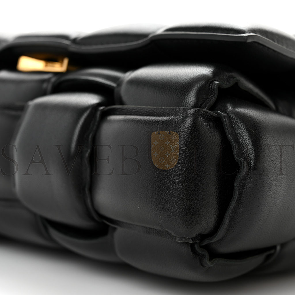 BOTTEGA VENETA LAMBSKIN MAXI INTRECCIO PADDED CHAIN CASSETTE CROSSBODY BAG BLACK (25*17*8cm) BOTTEGA VENETA LAMBSKIN MAXI INTRECCIO PADDED CHAIN CASSETTE CROSSBODY BAG BLACK (25*17*8cm)